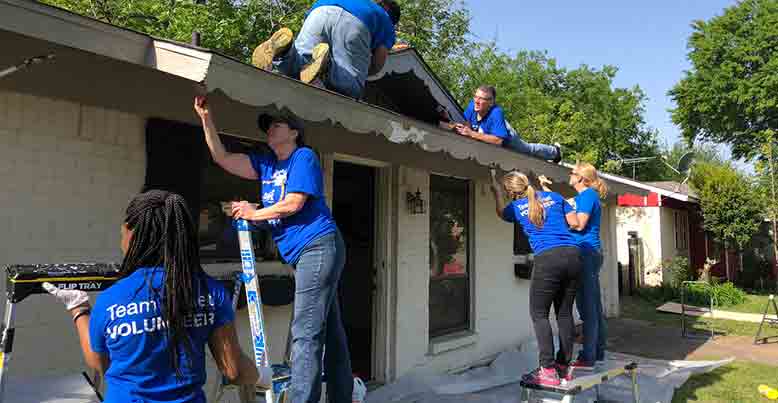 520x240-about18399cf6ab8b452c914b57bb61eebf90 volunteering